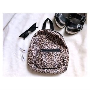 Cheetah print mini backpack 🐆